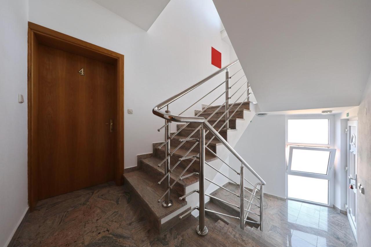 Apartment Dora เปรโก ภายนอก รูปภาพ