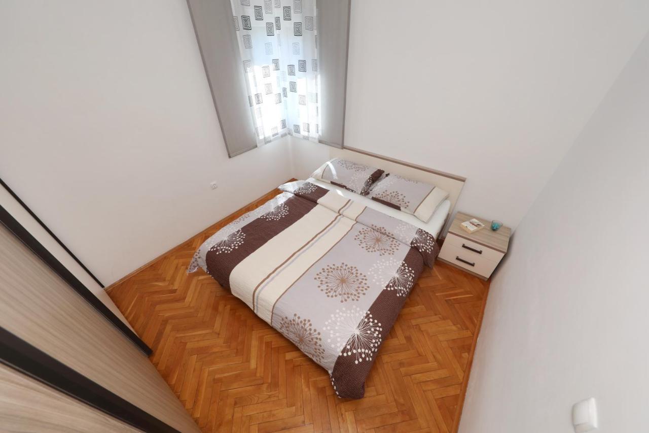 Apartment Dora เปรโก ภายนอก รูปภาพ